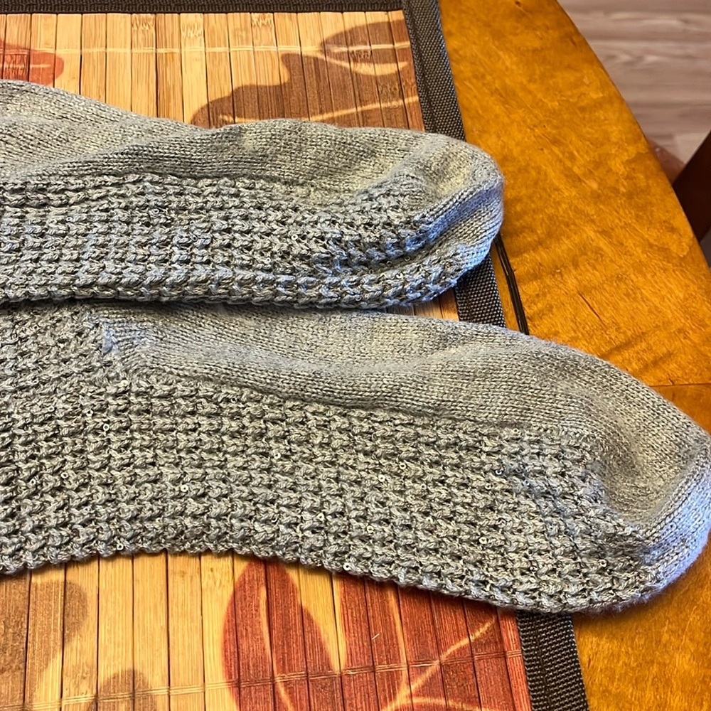 2pr-Victoria’s Secret fancy knee-high sweater like socks